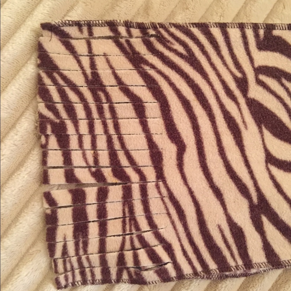 Zebra Print Fleece Scarf- Old Navy - Picture 2 of 4